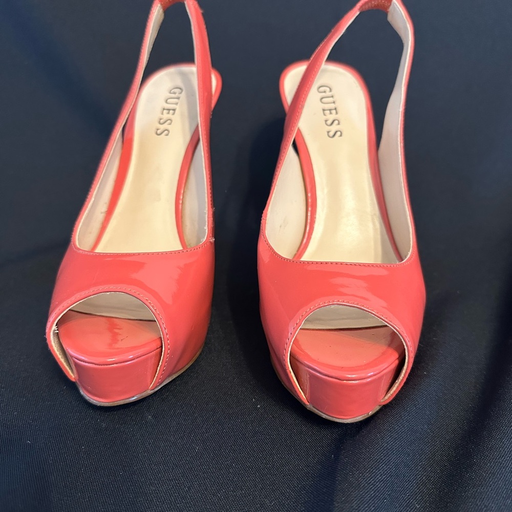 GUESS Coral/Salmon Platform Peep Toe Slingback Heels Sz 6.5 - Picture 3 of 8